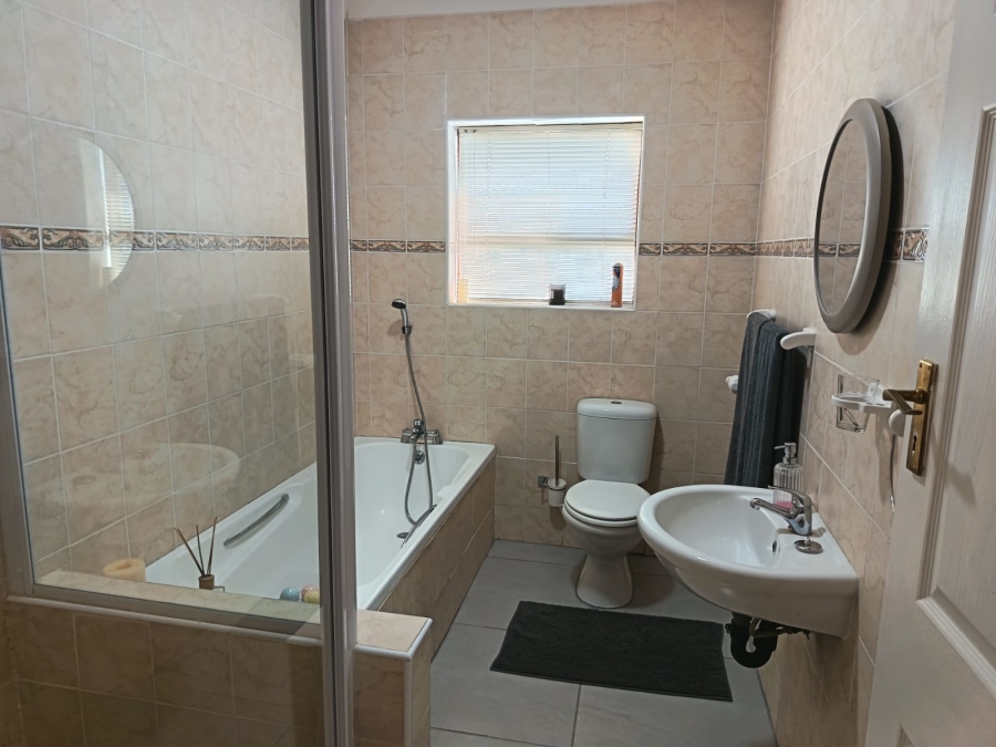 2 Bedroom Property for Sale in Strelitzia Park Eastern Cape